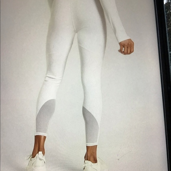 Athleta Stay Fly 7/8 Tight Crop Leggings - Size Large - White - Picture 8 of 8